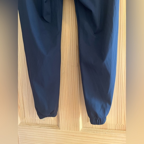 Zyia Navy Blue Peak Zippered Joggers Size Medium - Picture 5 of 8